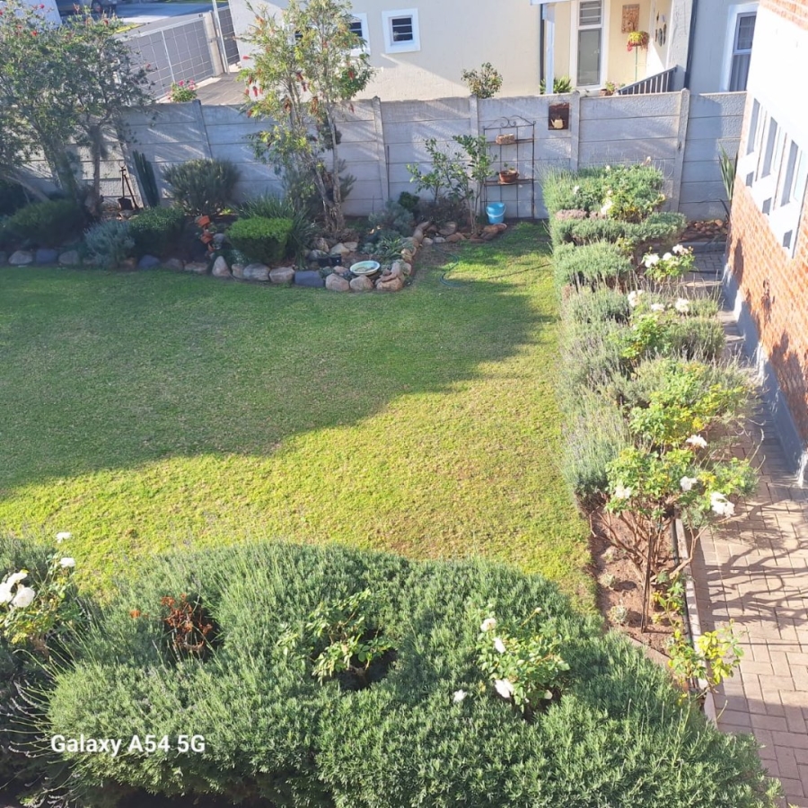  Bedroom Property for Sale in Fraaiuitsig Western Cape